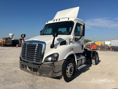 2019 Freightliner Cascadia 113 4x2 S/A Day Cab Truck Tractor