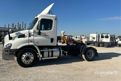2019 Freightliner Cascadia 113 4x2 Day Cab Truck Tractor