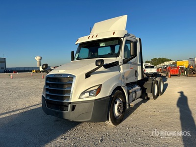 2018 Freightliner Cascadia 126 6x4 T/A Day Cab Truck Tractor