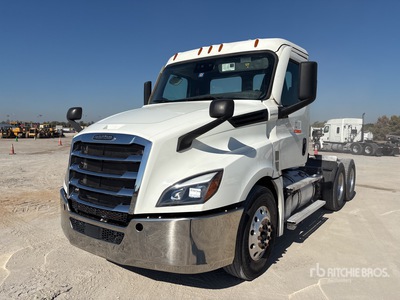 2020 Freightliner Cascadia 126 6x4 T/A Day Cab Truck Tractor