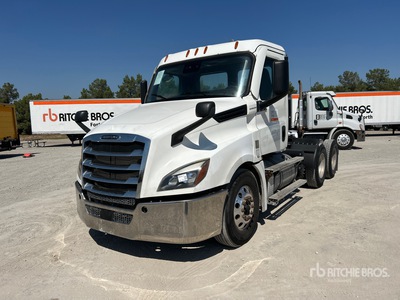 2020 Freightliner Cascadia 126 6x4 T/A Day Cab Truck Tractor