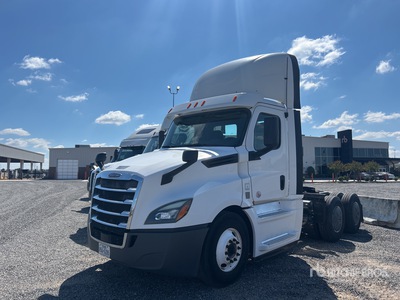 2019 Freightliner Cascadia 126 6x4 T/A Day Cab Truck Tractor