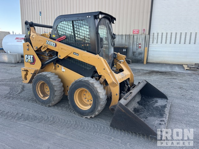 MINI CARGADOR SOBRE RUEDAS 2021 CATERPILLAR 242D3