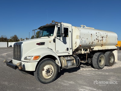 2014 Peterbilt 348 4000 gal 6x4 Water Truck