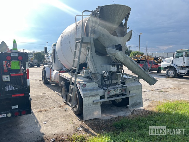 CAMIóN REVOLVEDOR 2005 PETERBILT MCNEILUS