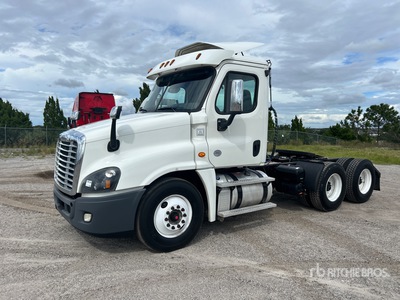 2019 Freightliner Cascadia 125 6x4 T/A Day Cab Truck Tractor