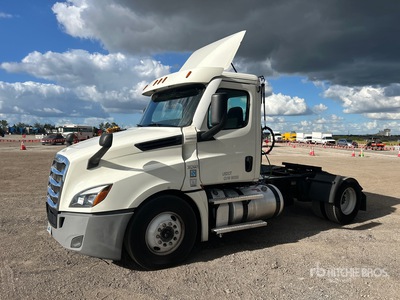 2020 Freightliner Cascadia 126 4x2 S/A Day Cab Truck Tractor