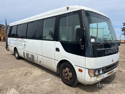 2004 Mitsubishi Fuso Rosa 4x2 19-Seat Transit Autobus