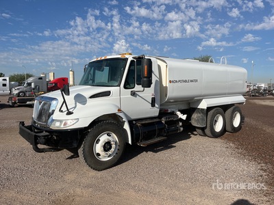 2002 International MF035 4000 gal 6x4 Water Truck