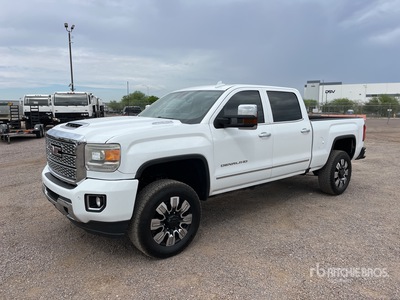 2019 GMC Sierra 2500HD Denali 4x4 Crew Cab Pickup