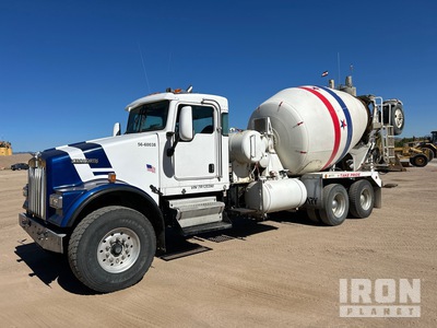 2007 Kenworth W900 8x4 Twin-Steer Mixer Truck
