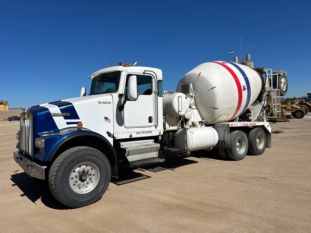 2007 Kenworth W900 8x4 Mixer Truck 2007 Kenworth W900 8x4 Mixer Truck