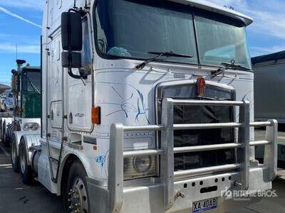 2000 Kenworth K104 تراكتور شاحنة كابينة النوم (ثنائية المحور)