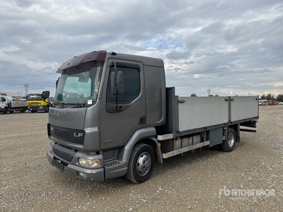 2003 Hiab 026T 1820 kg on 2003 DAF LF 45.180 4x2 Camion plataforma con grua