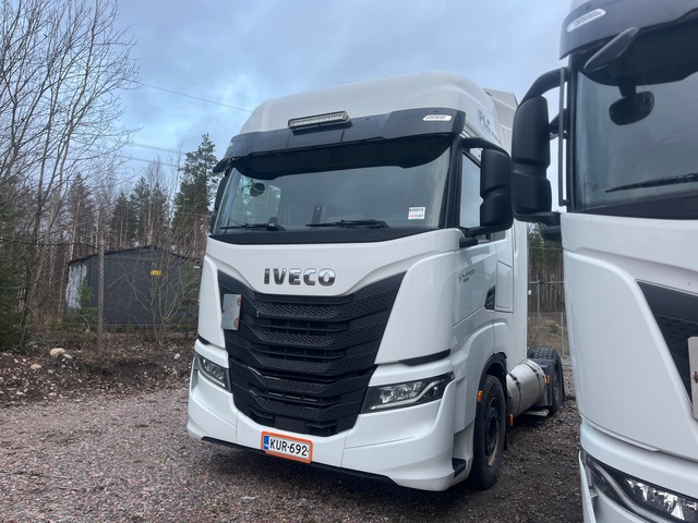 2022 Iveco S-Way 460 LNG 4x2 Sleeper Truck Tractor 2022 Iveco S-Way 460 LNG 4x2 Sleeper Truck Tractor