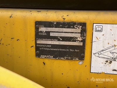 2022 Komatsu PC300-8M0U 油圧ショベル