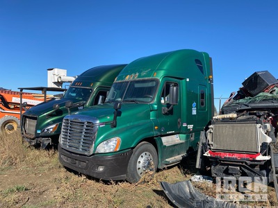 2015 Freightliner Cascadia 125 6x4 T/A Sleeper Truck Tractor