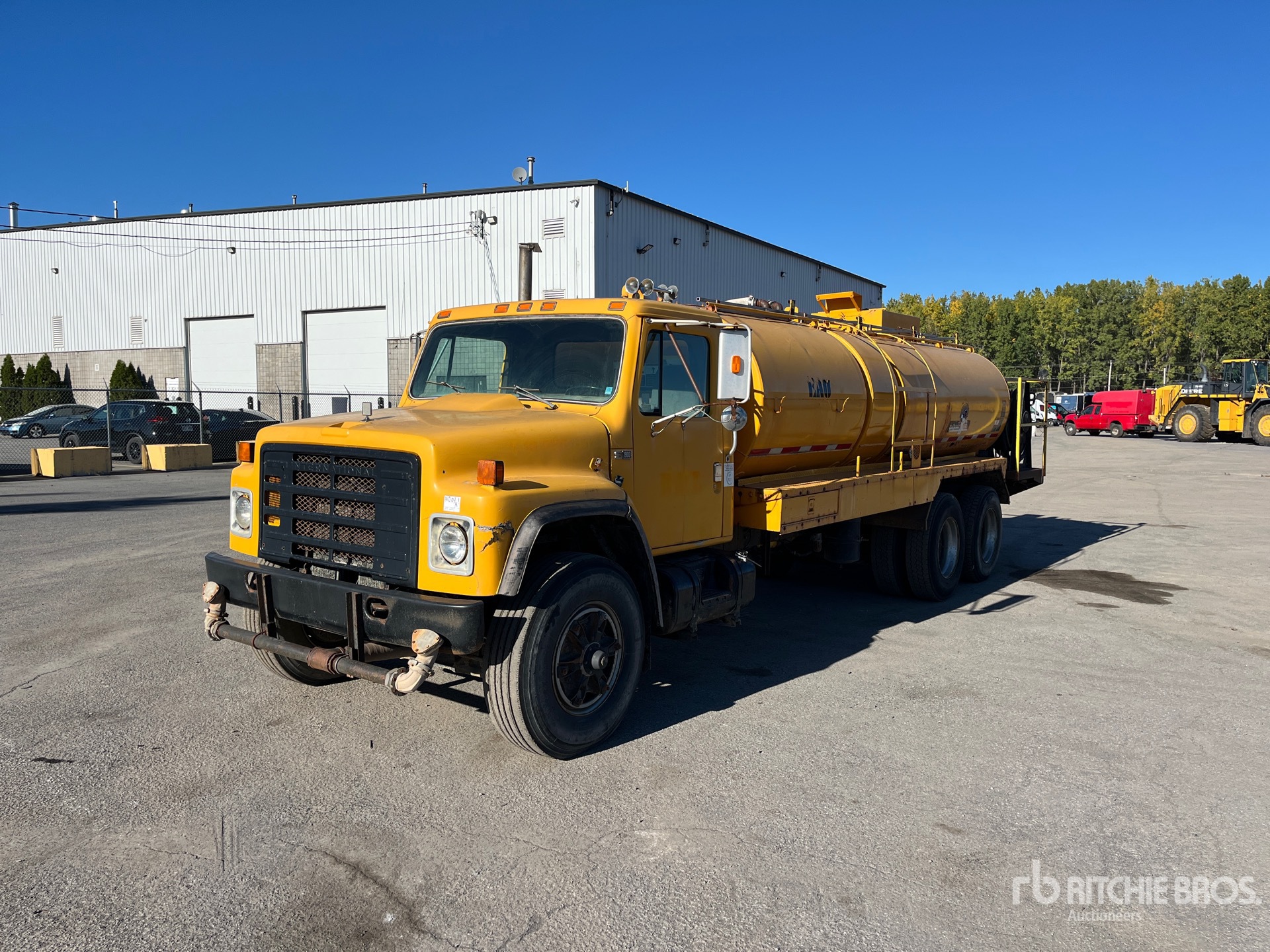 1987 International 1954 6x4 Water Truck