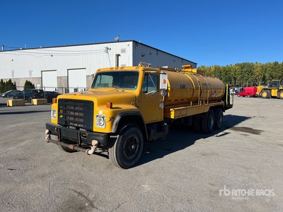 1987 International 1954 6x4 Wassertank-Lkw