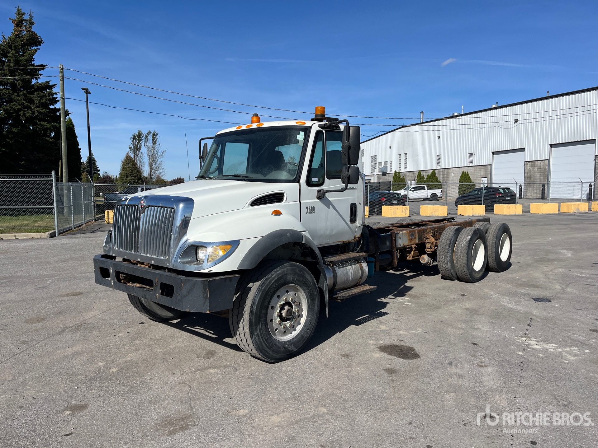 2006 International 7500 Cab and Chassis