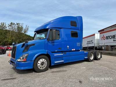 2015 Volvo VNL780 6x4 Ciągnik siodłowy T/A z kabiną sypialną