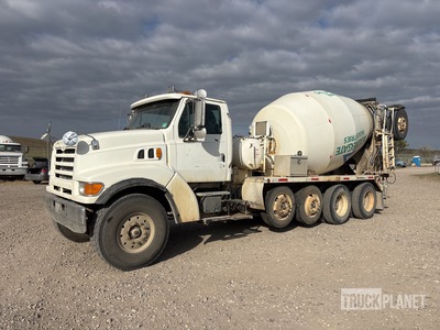 1998 Ford LT9511 12x4 Mixer Truck