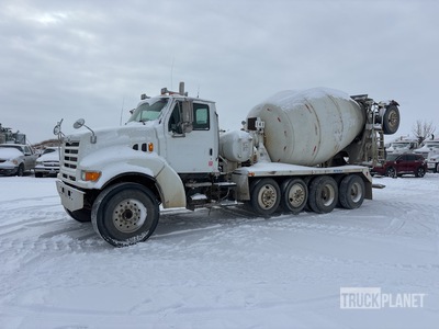 1998 Ford LT9511 12x4 Camion hormigonera