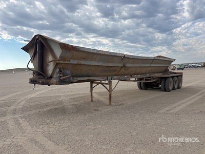1995 Circle R 34HSD 34 ft Tri/A Side Dump Trailer (Inoperable)