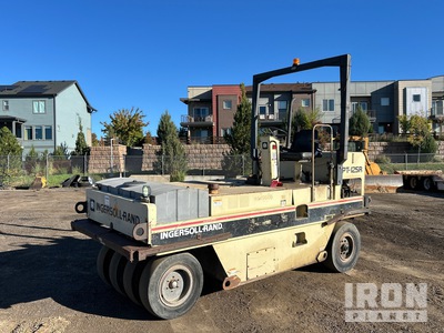 1995 Ingersoll Rand PT-125R 9 Wheel Walec pneumatyczny