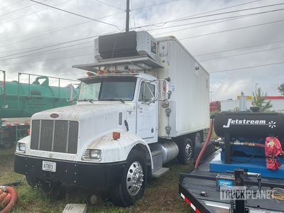 2002 Peterbilt 330 6x2 Refrigerated Truck