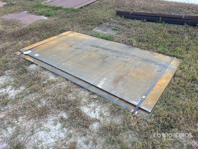 Quantity of (2) 2025 Kit Containers 5 ft 5 in x 10 ft (.75 in Thick) Road Placche in metallo (Unused)