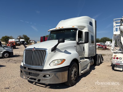 2018 International LT625 6x4 تراكتور شاحنة كابينة النوم (ثنائية المحور)