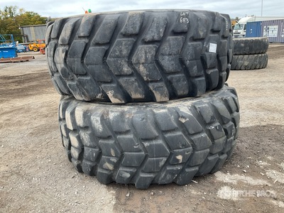 Quantity of (4) 33.5R33 Pneumatici