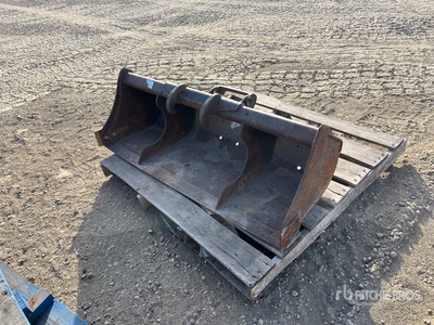 Bobcat 48 in Cleanup Excavator Bucket