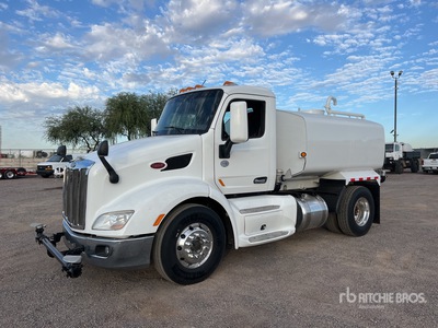 2016 Peterbilt 579 2400 gal 4x2 Water Truck
