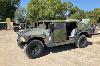 AM General M1097R1 HMMWV 4 Door Soft Top w/Truck Body