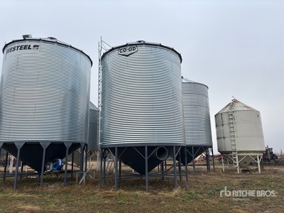 Co-Op 187 +/- 5000 bu 7 Ring Hopper Trémie à grains