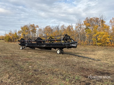 2010 MacDon D60D 36 ft Draper Combine Header