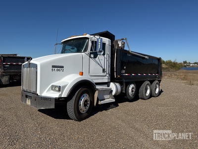 2000 Kenworth T800 8x4 T/A Dump Truck