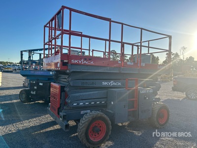 2016 Skyjack SJ8841 4x4 Diesel Piattaforma aerea verticale