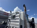 4 Engine with Exhaust System