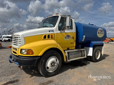 2001 Sterling A9500 4x2 Camion cisterna de agua