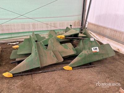Quantity of (10) Divisores de Cultivo - Fits John Deere 635F Combine Header