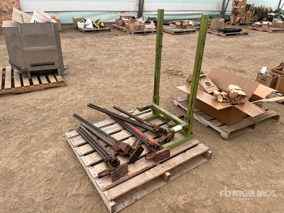 Quantity of (4) Jackall Divers - Outils à main