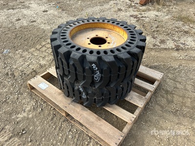 Quantity of (2) Cat 33x6x11 Tires - Fits Cat 262D