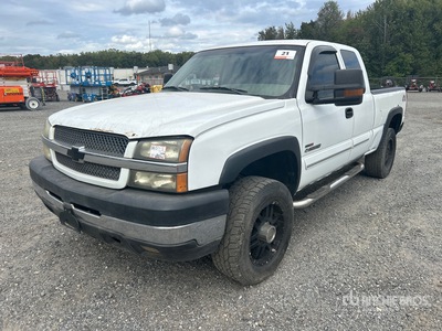 2003 Chevrolet Silverado 2500 4x4 Extended Cab Pickup