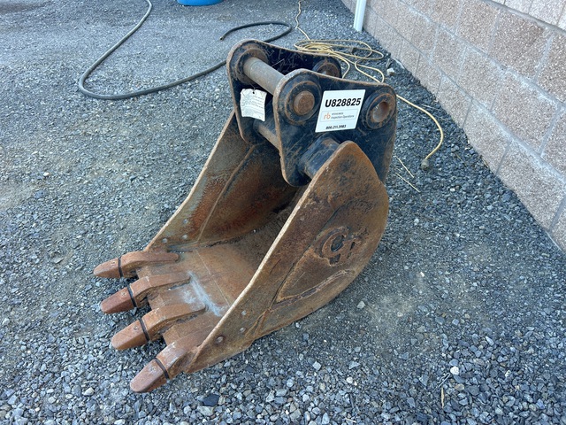 Paladin 18 in Digging Excavator Bucket - Fits Wacker Neuson EZ53