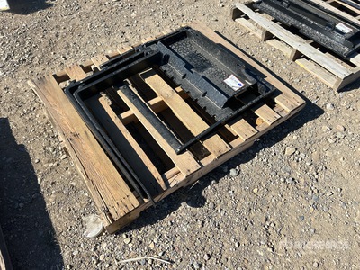 2025 GIYI GY-XHC 29 in Mini Skid Steer Forks (Unused)