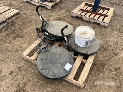 Quantity of (4) Grain Bin Lids その他 - 機械部品
