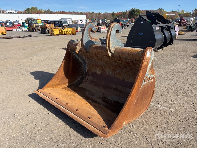 Garier Garier 72 in Q/C Cleanup Excavator Bucket - Fits Liebherr R 930, R 934 ...